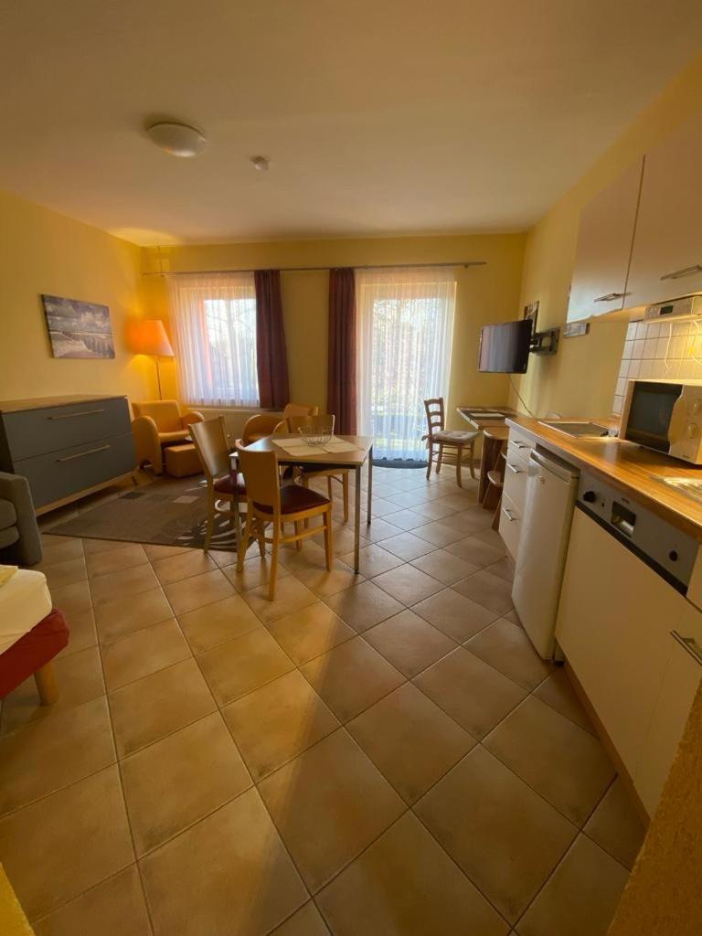Apartments In Der Kopenhagener Strasse รอสต็อค ภายนอก รูปภาพ