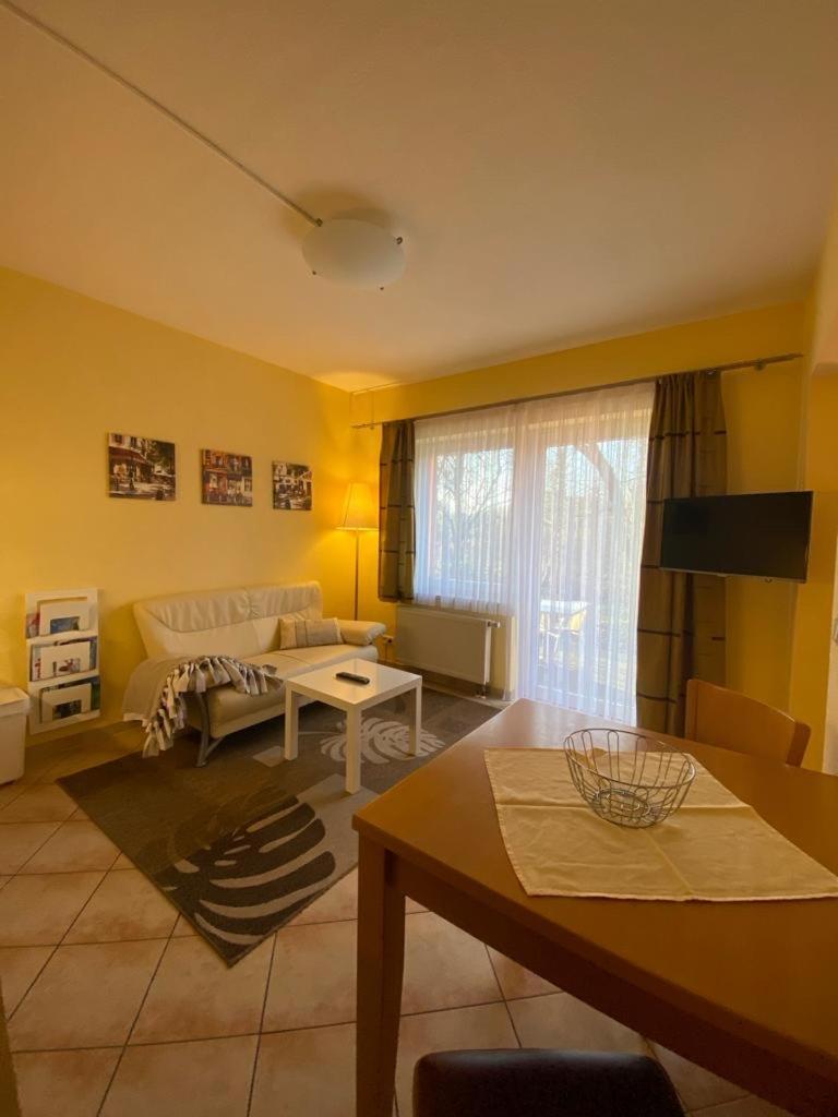 Apartments In Der Kopenhagener Strasse รอสต็อค ภายนอก รูปภาพ